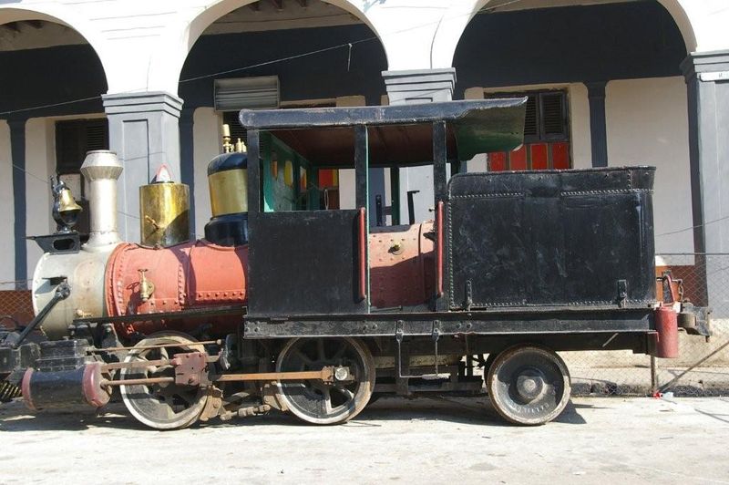 cuba0-4-2T-mcrae2.jpg
