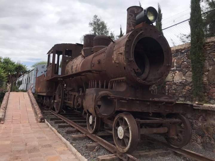 udey351-chavez.jpg